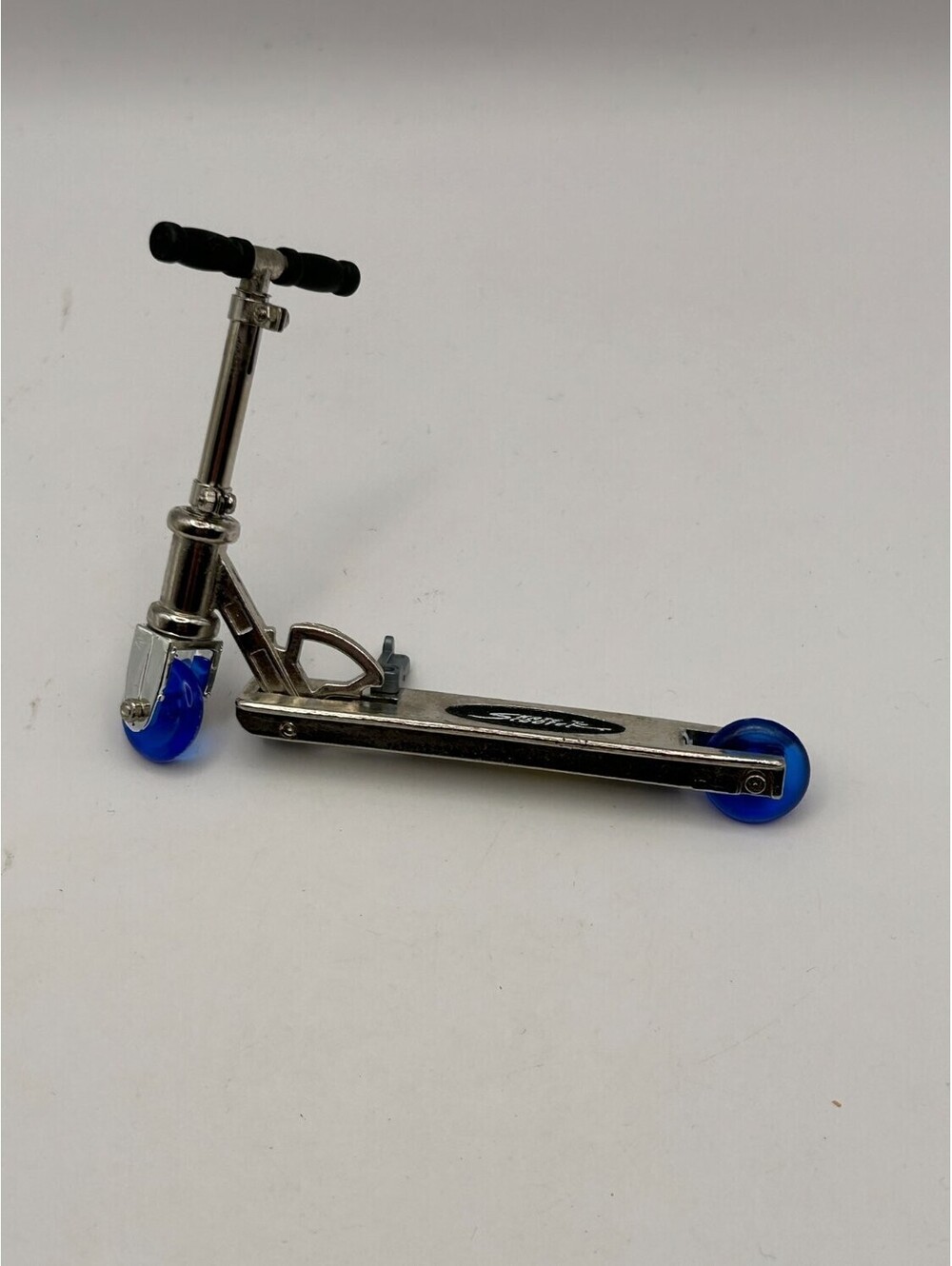 Mini Finger Scooter Metal Deck Blue Wheels Made in China